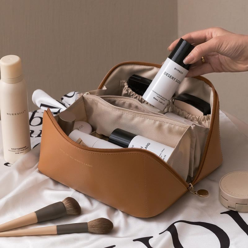 Versatile Cosmetic Organizer Bag for Travel and Daily Use